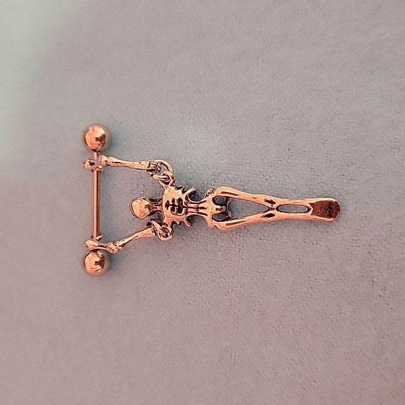 🆕️ Environment- Friendly Stainless Steel Nickel free Skull Nipple ring - Picture 3 of 3